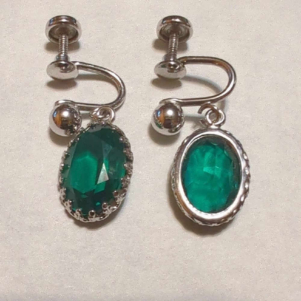 Elegant Danecraft Sterling Silver and Green Glass Clip-On Drop Earrings